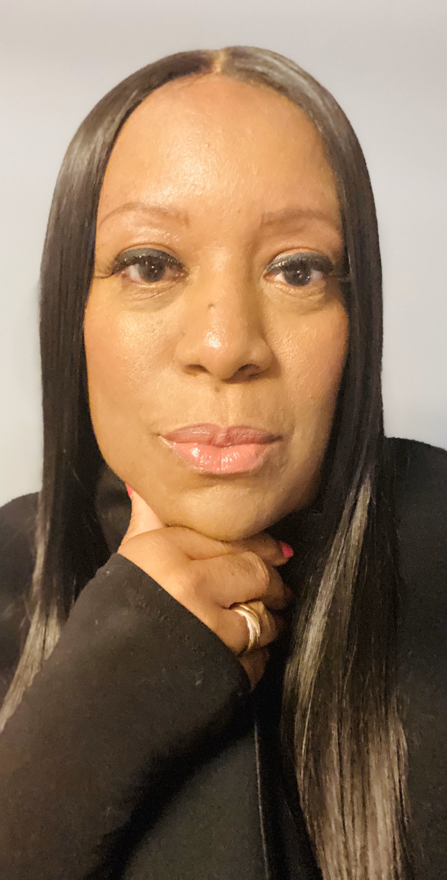 headshot2024.jpg