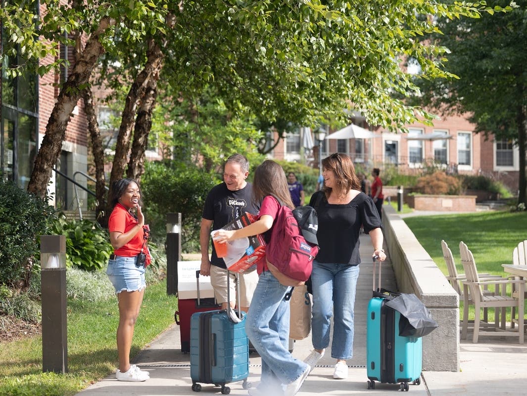 molloy-move-in-2___05164157335.jpg