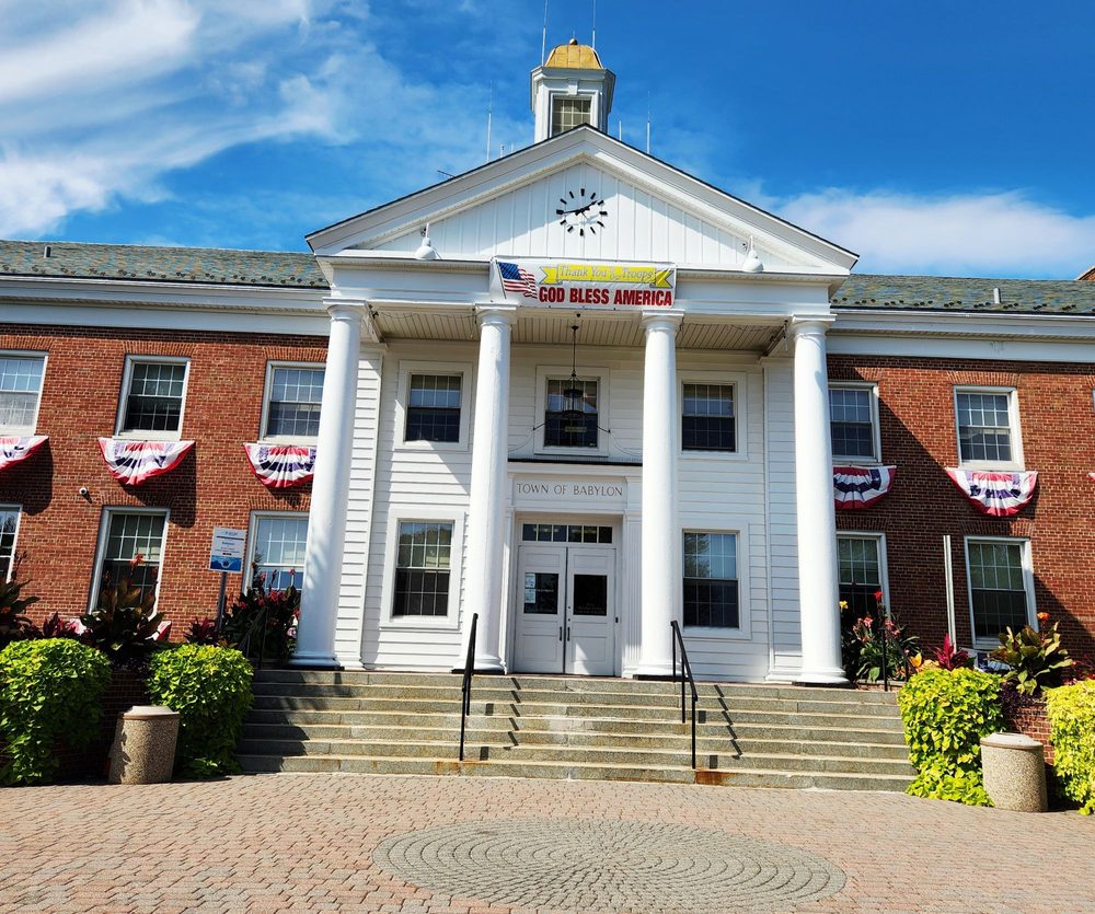 Photo of Babylon Town Hall