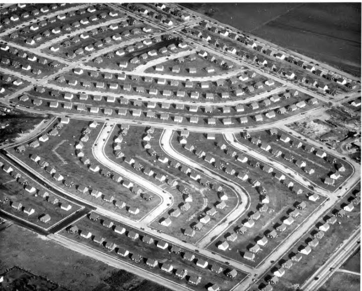 Aerial photo of a section of Levittown soon after construction
