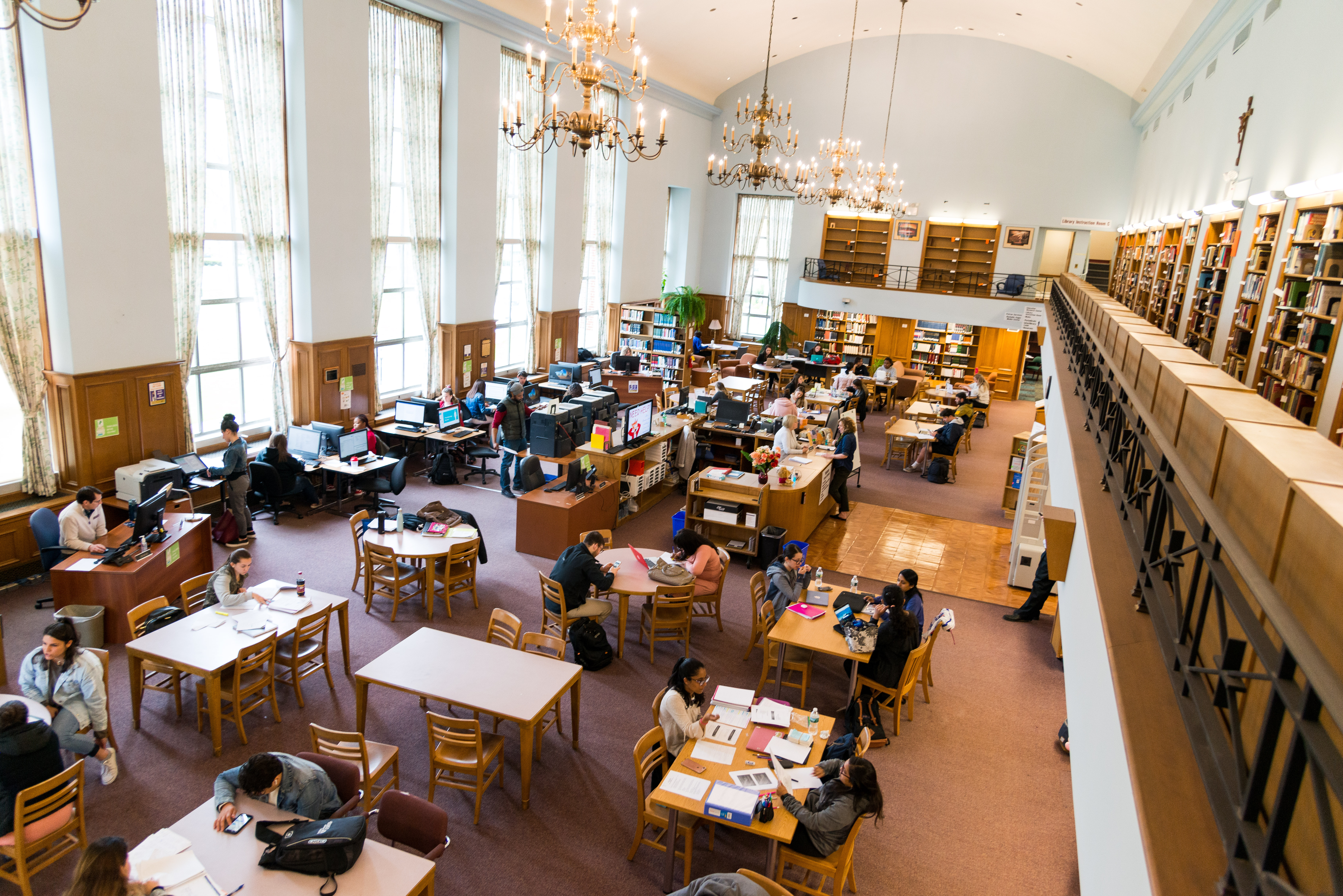 photograph of main floor of the ibrary taken from the mezzanine level